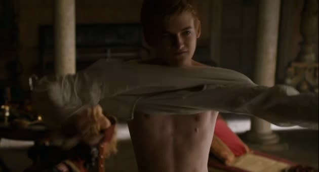 Jack Gleeson (Joffrey Baratheon) pide más desnudos masculinos en Juego de t...