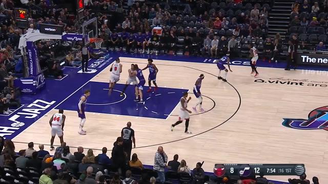 Nikola Vucevic with a 2-pointer vs the Utah Jazz