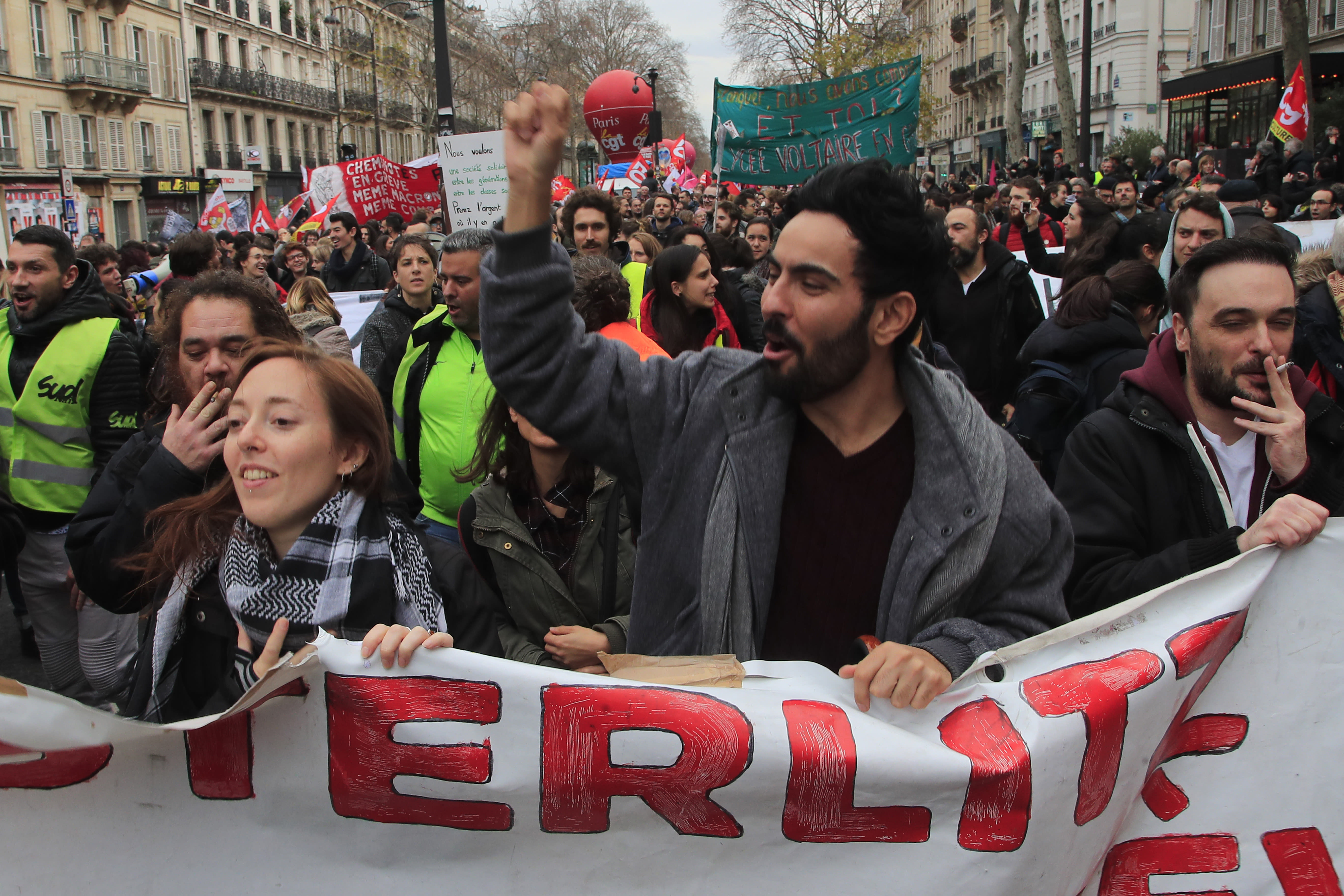 French unions Keep retirement strikes going through January