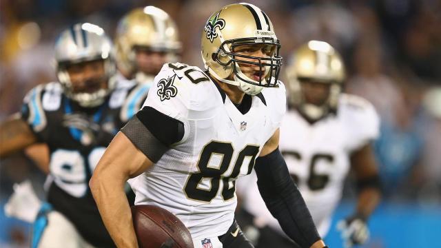 Physical game doesn't phase Jimmy Graham