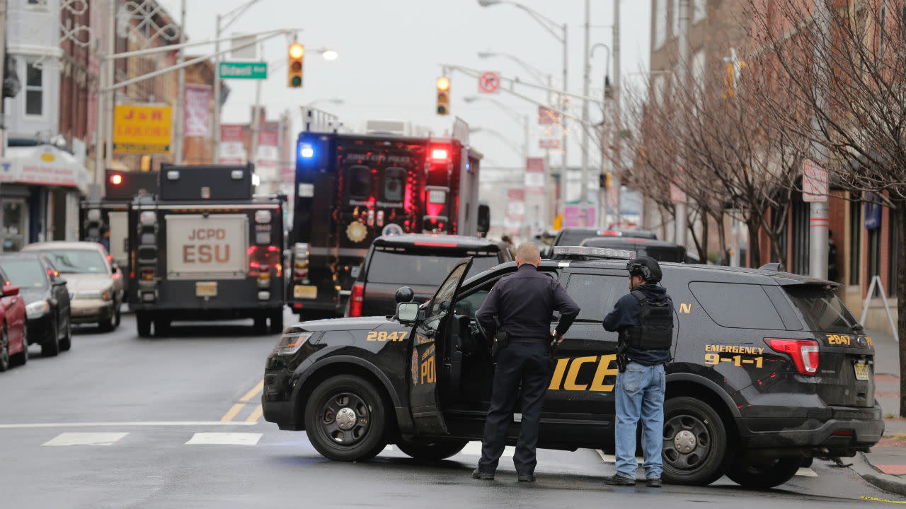 Jersey City Shooting Police Officer Among 6 Killed In Shooting Standoff Suspects Dead