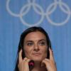 Isinbayeva e stelle sport russo visitano base di Latakia in Siria