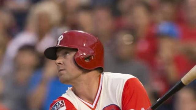 Rhys Hoskins made history with a Vlad Guerrero-style home run