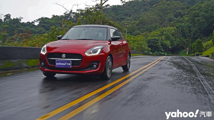 帶電之後更合理！2021 Suzuki Swift Hybrid 1.2冬雨試駕 - 13