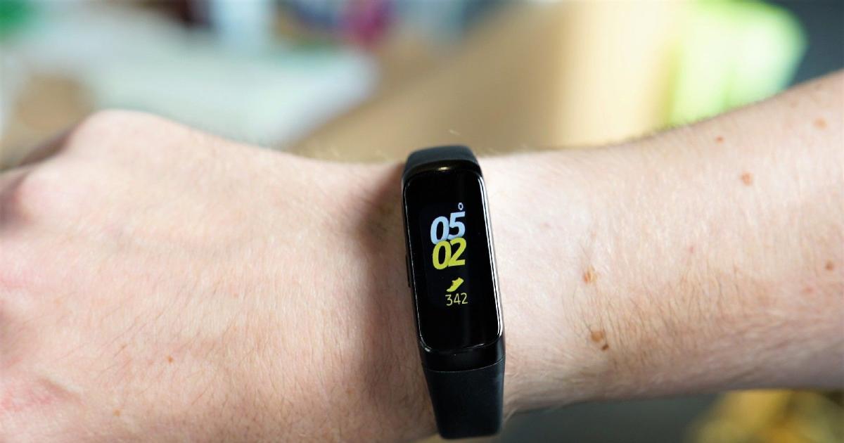 Samsung's Galaxy Fit is 50 percent off at Best Buy | Engadget