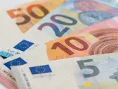 EUR/USD is Under Pressure After Strong US GDP