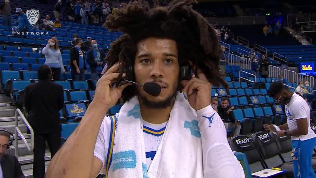 Tyger Campbell introduces “4’s up” to UCLA legend Bill Walton in cheerful interview