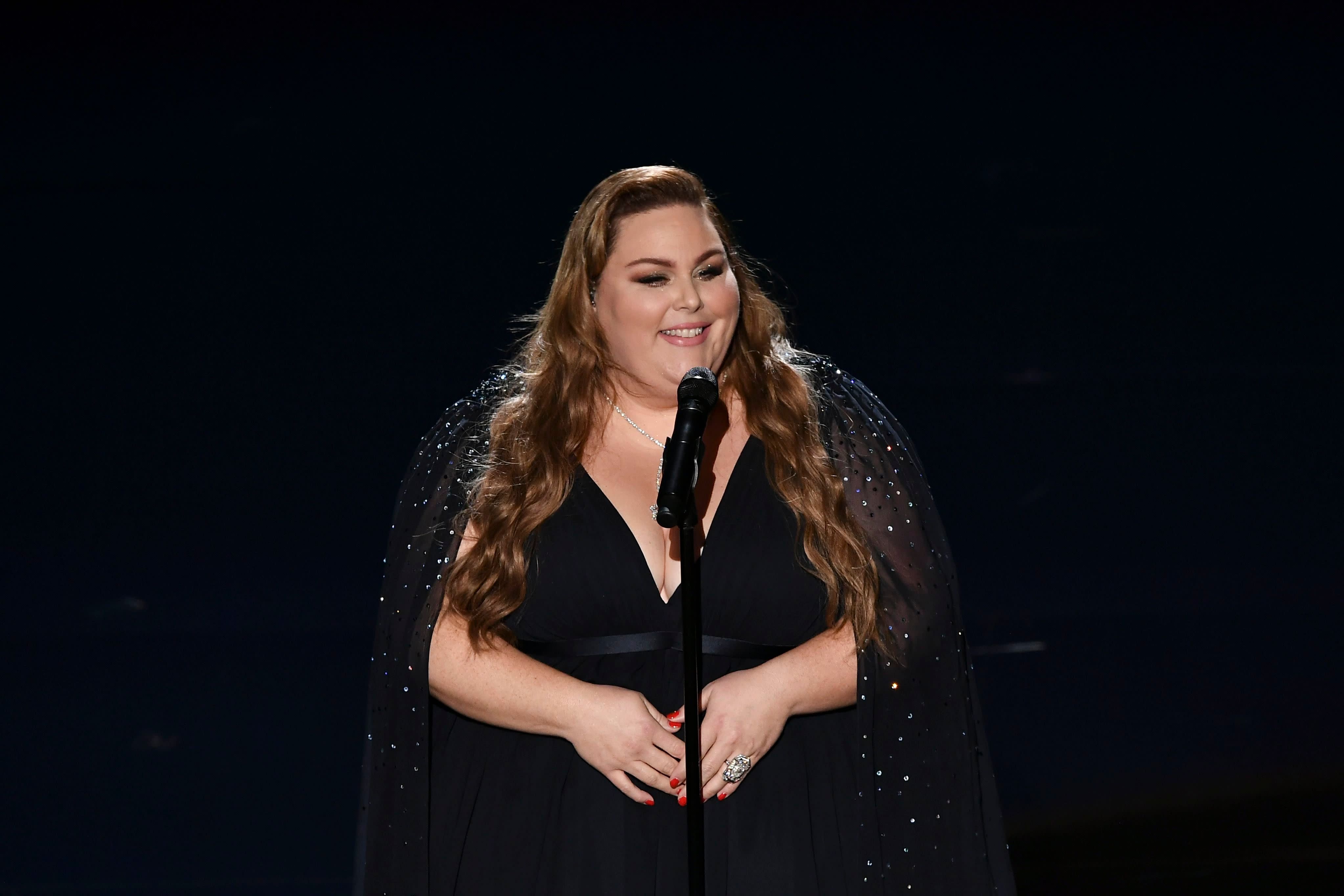 chrissy-metz-dedicated-her-moving-oscars-2020-performance-to-her-mom