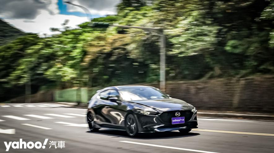 2021 Mazda3 5D 2.0型動旗艦進化版都會試駕！來人，給她一套潮裝！ - 15