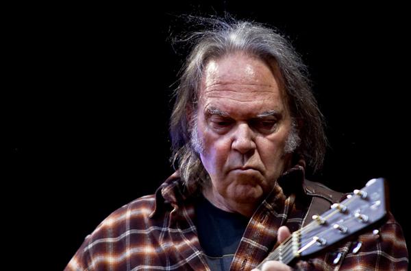 Neil Young no longer boycotting Spotify