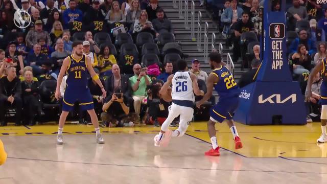 Spencer Dinwiddie with an and one vs the Golden State Warriors