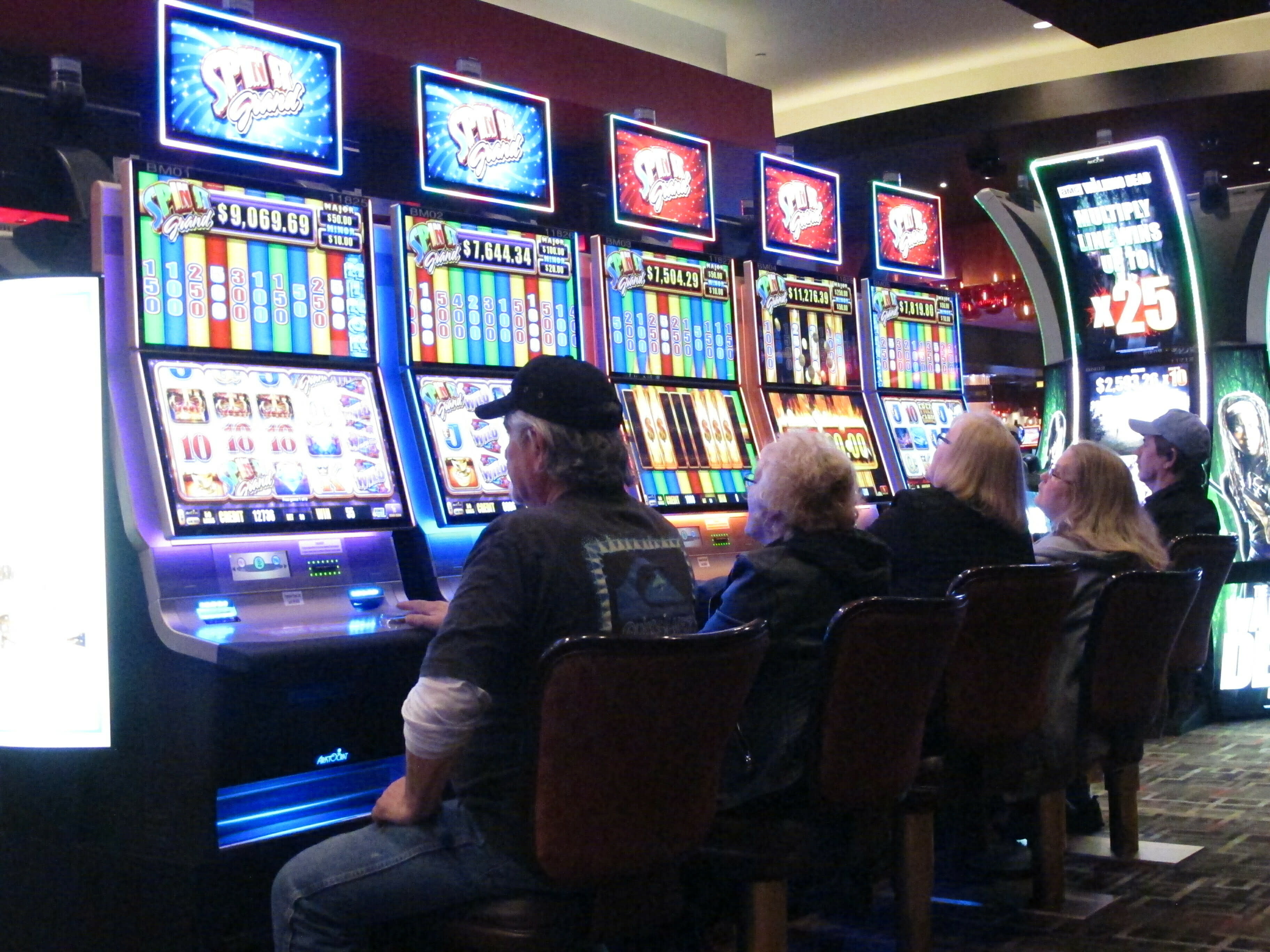 Earning money from online casino
