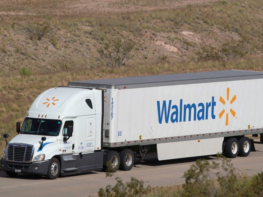 Walmart is offering truckers a starting salary between $95,000 to $110,000 a yea..