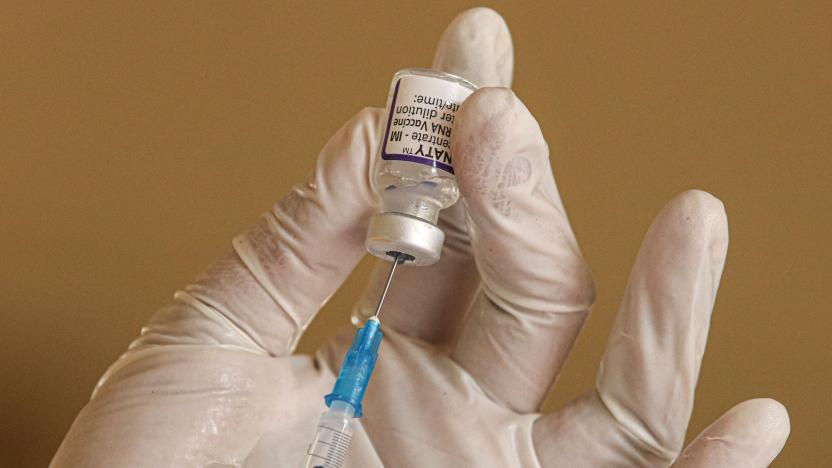 COLOMBO, SRI LANKA - 2021/09/28: A health personnel extracts a dose of Pfizer-BioNTech vaccine against COVID-19 at the Sri Jayewardenepura Hospital in Colombo, as the country began inoculating children of over 12 years of age. (Photo by Saman Abesiriwardana/Pacific Press/LightRocket via Getty Images)