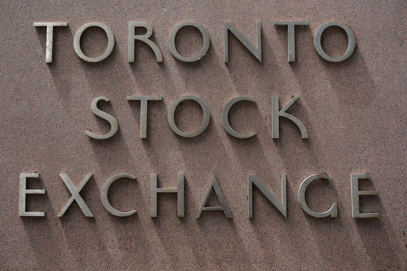 TSX set to snap four-day losing streak, U.S. data in focus
