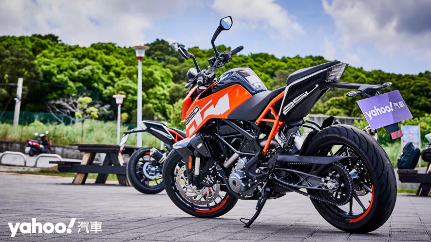 貫徹換檔與小排量的樂趣！2020 KTM 250 Duke暨全新390 Adventure正式上市！ - 2