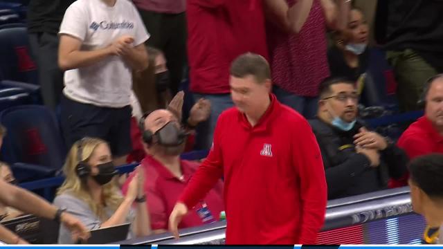 Arizona's Tommy Lloyd named 2022 John R. Wooden Pac-12 Coach of the Year