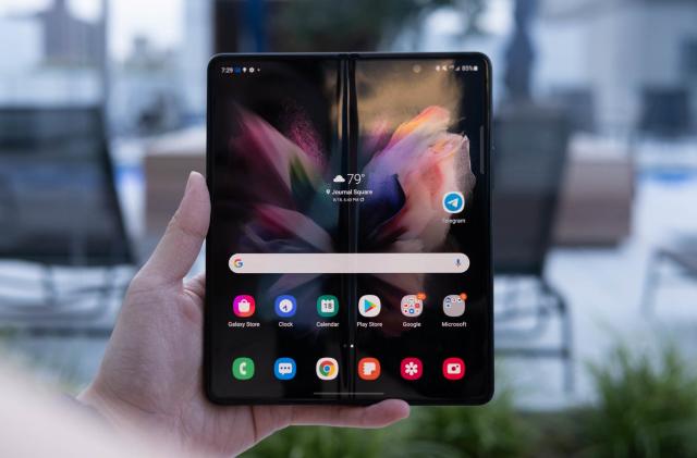 Samsung Galaxy Z Fold 3