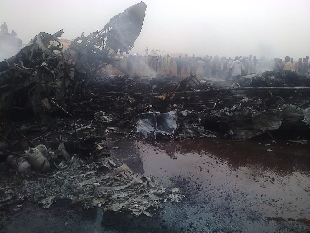 Plane crash-lands in S.Sudan, at least 37 injured