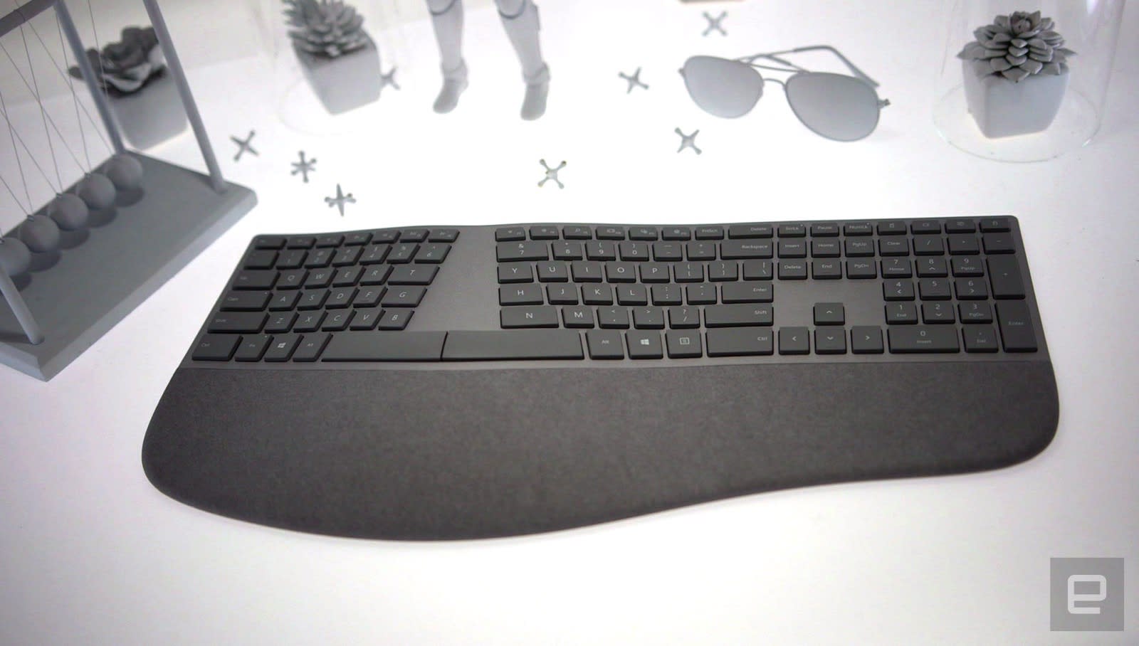 Microsoft S Surface Ergonomic Keyboard Makes Typing A Pleasure Engadget