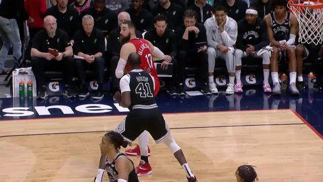 Naji Marshall with a dunk vs the San Antonio Spurs