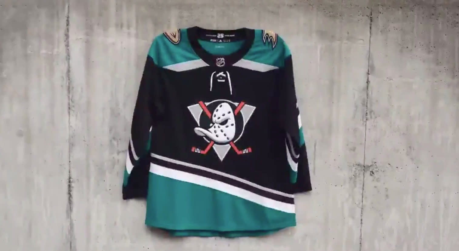 Anaheim Ducks introduce amazing retro 