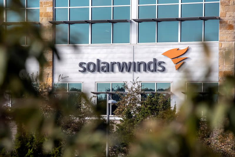 Глава КГБ «польщен» отрицает атаку SolarWinds