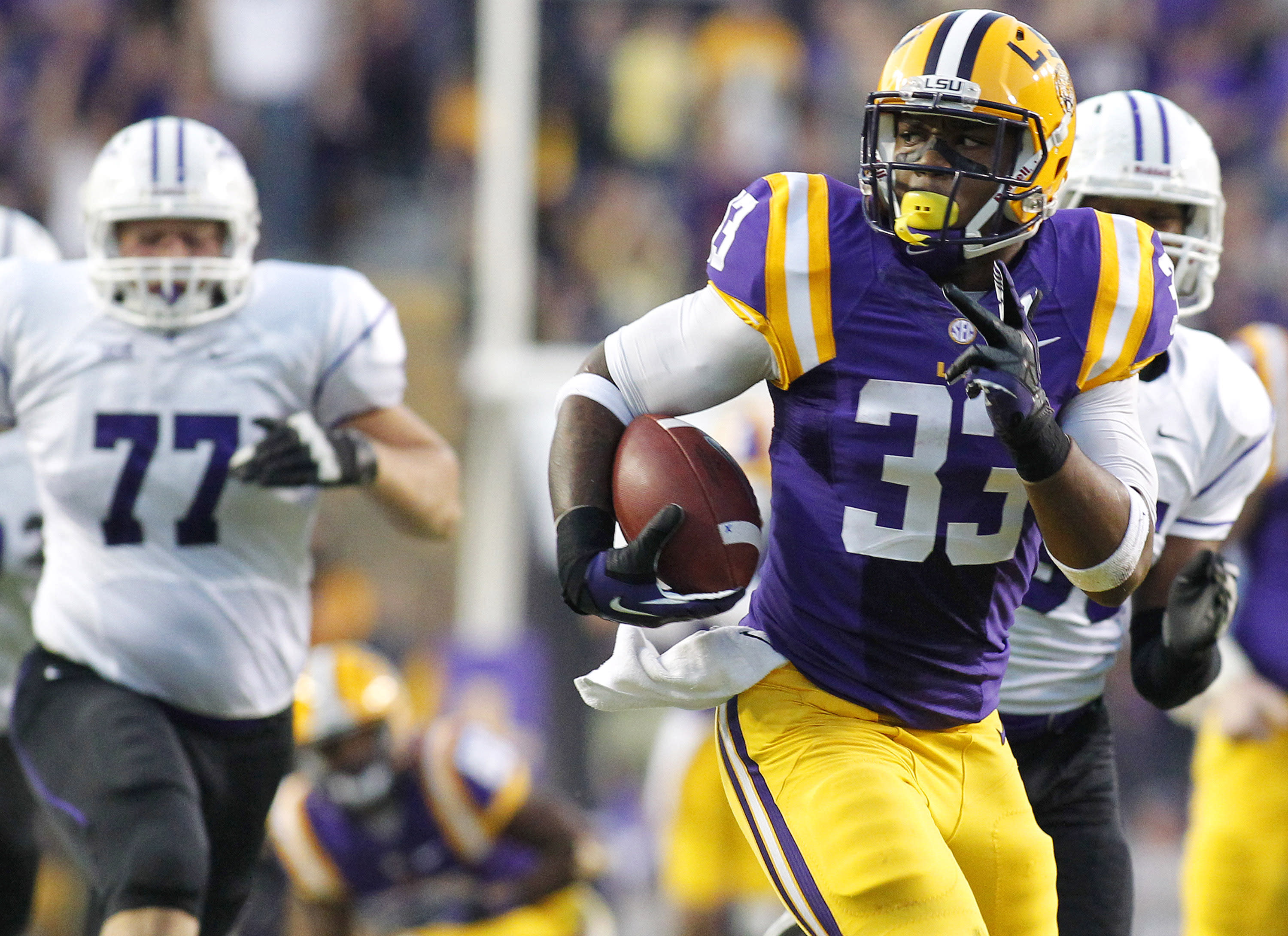 Download No. 13 LSU dominates 2nd half, downs Furman 48-16