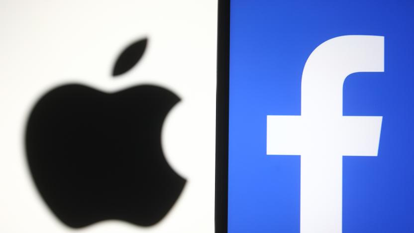UKRAINE - 2021/04/17: In this photo illustration, Apple and Facebook logos seen displayed on a smartphone and a pc screen. (Photo Illustration by Pavlo Gonchar/SOPA Images/LightRocket via Getty Images)