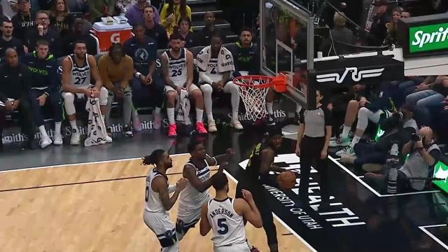 Kyle Anderson with a block vs the Utah Jazz