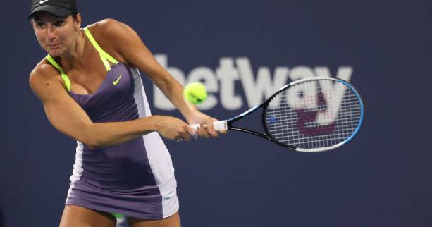 Tennis Wta Miami Oceane Dodin Sortie D Entree Par Sloane Stephens A Miami