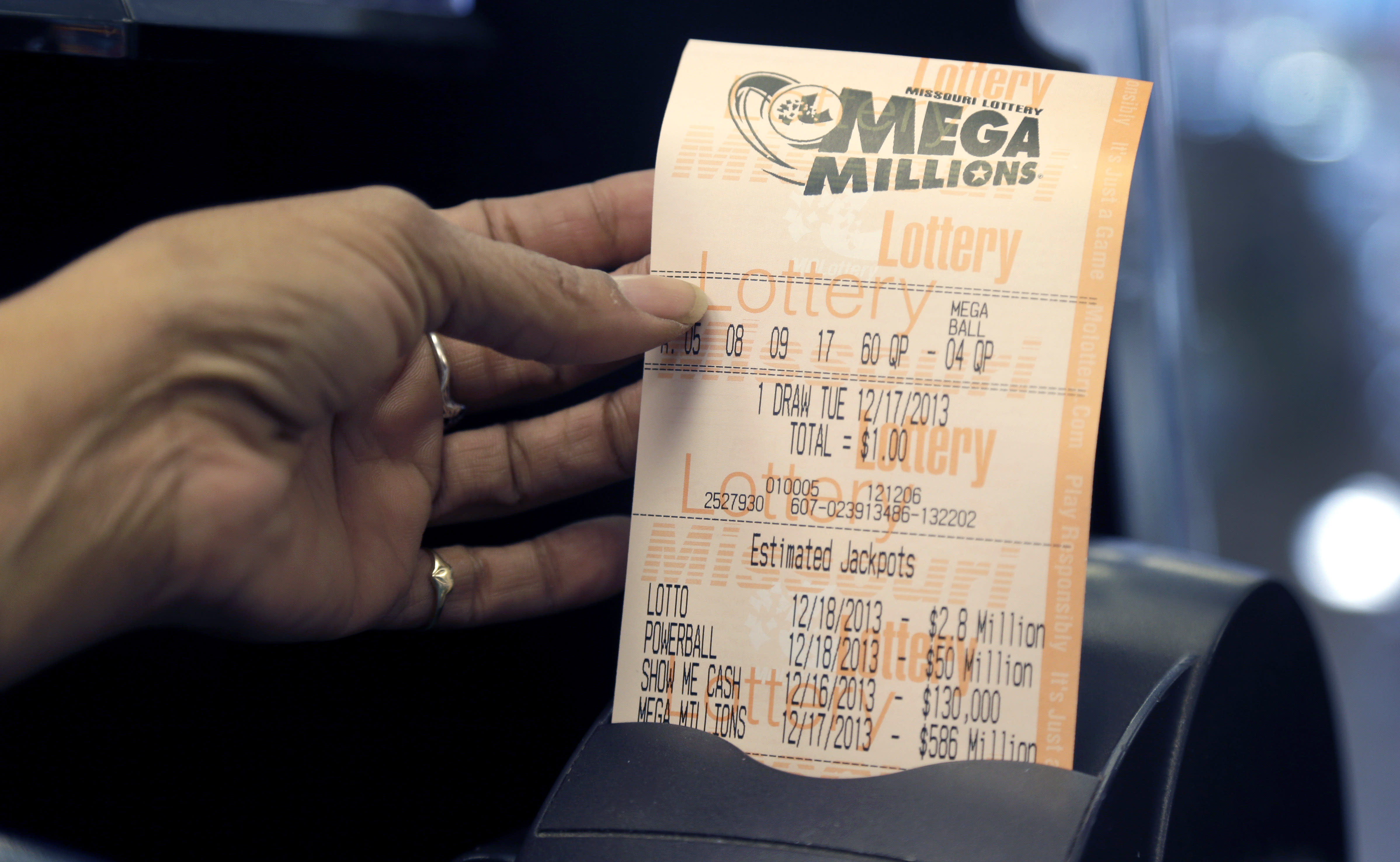 Mega Millions jackpot climbs to $586 million