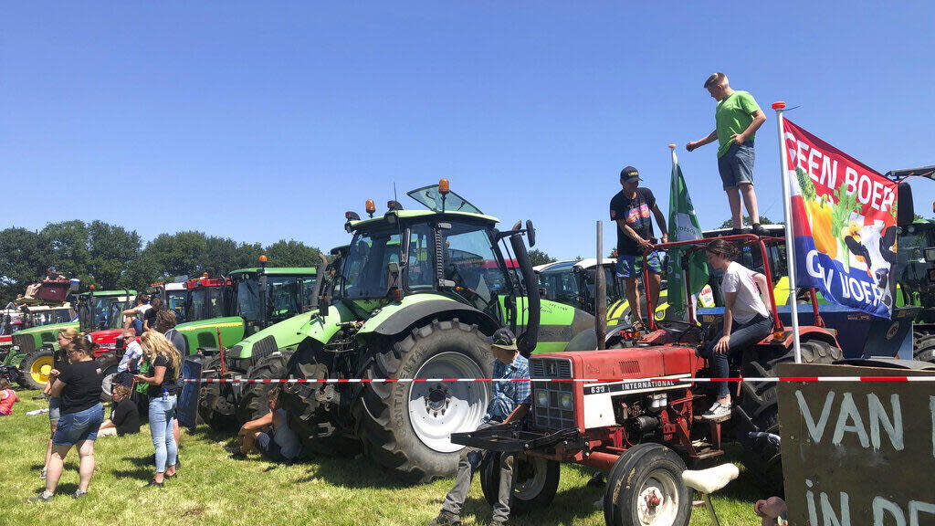 Pays-Bas et Great Reset: manifestation des agriculteurs en colère contre la réduction du cheptel 2c80dc92e28bc18198836b6270b52024