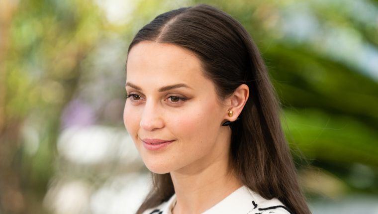 Alicia Vikander's Wedding Ring Makes a Stylish Arrival at the Airport