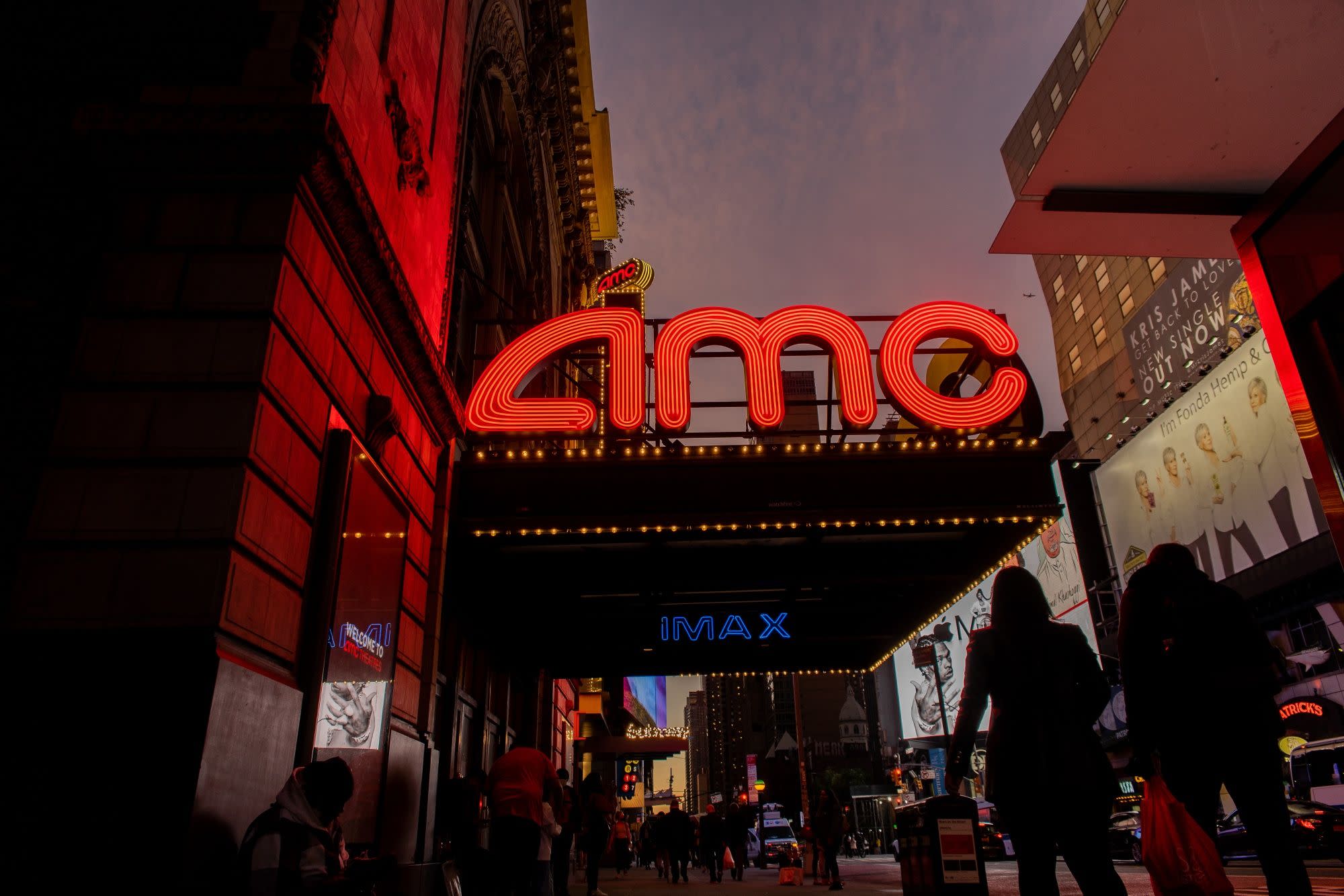 Amc Seeks More Liquidity To Avert Movie Theater Bankruptcy