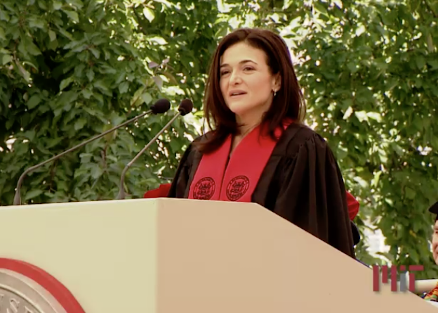 Facebooks Sheryl Sandberg Delivers Mit Commencement Speech