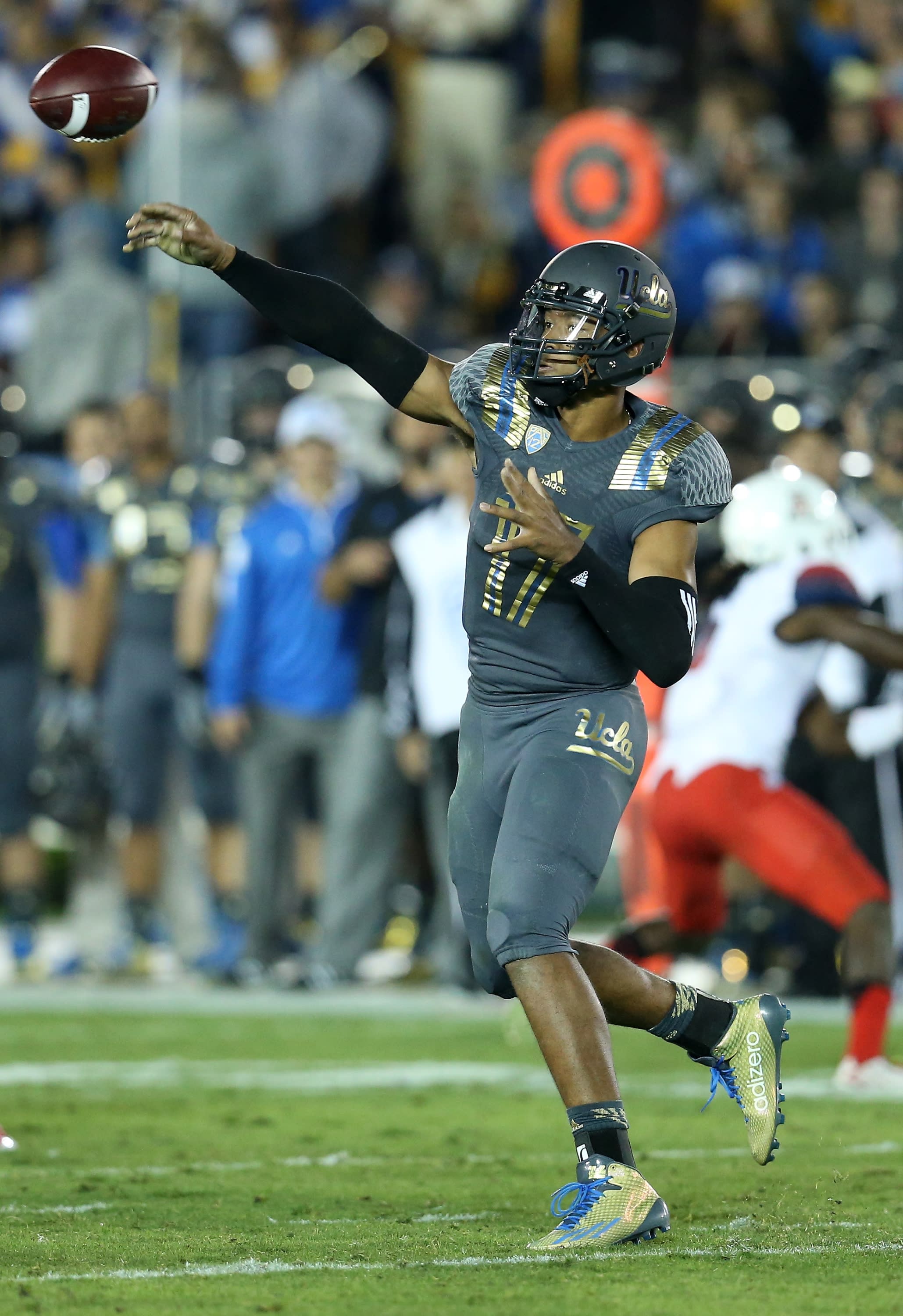 UCLA takes down Arizona 17-7