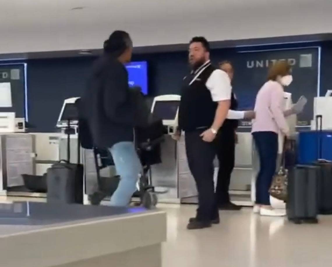 Passenger’s punch knocks United Airlines worker through the counter, NJ video sh..