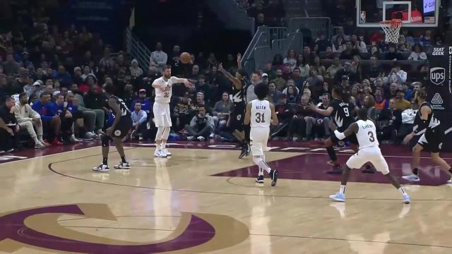 Jarrett Allen with a dunk vs the LA Clippers