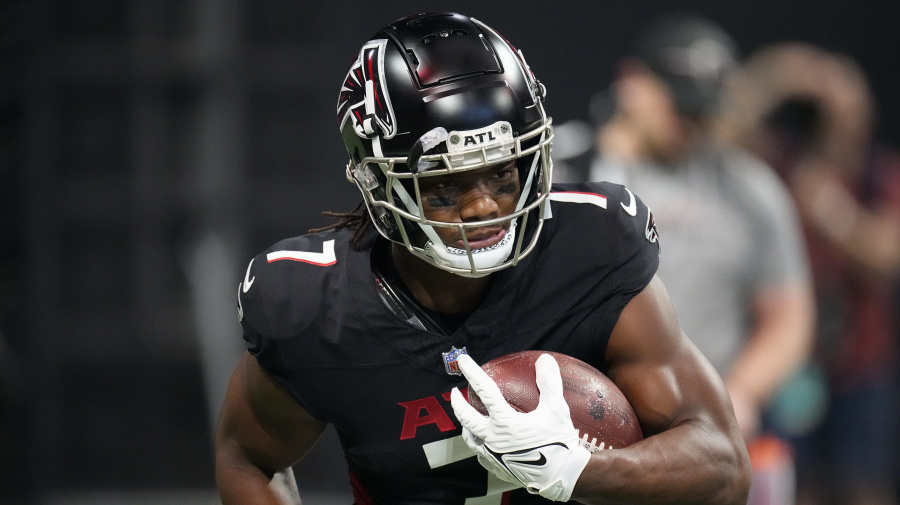 Atlanta Falcons Draft Rookie-of-the-Year Candidate with this Generational  Running Back - Last Word on Pro Football