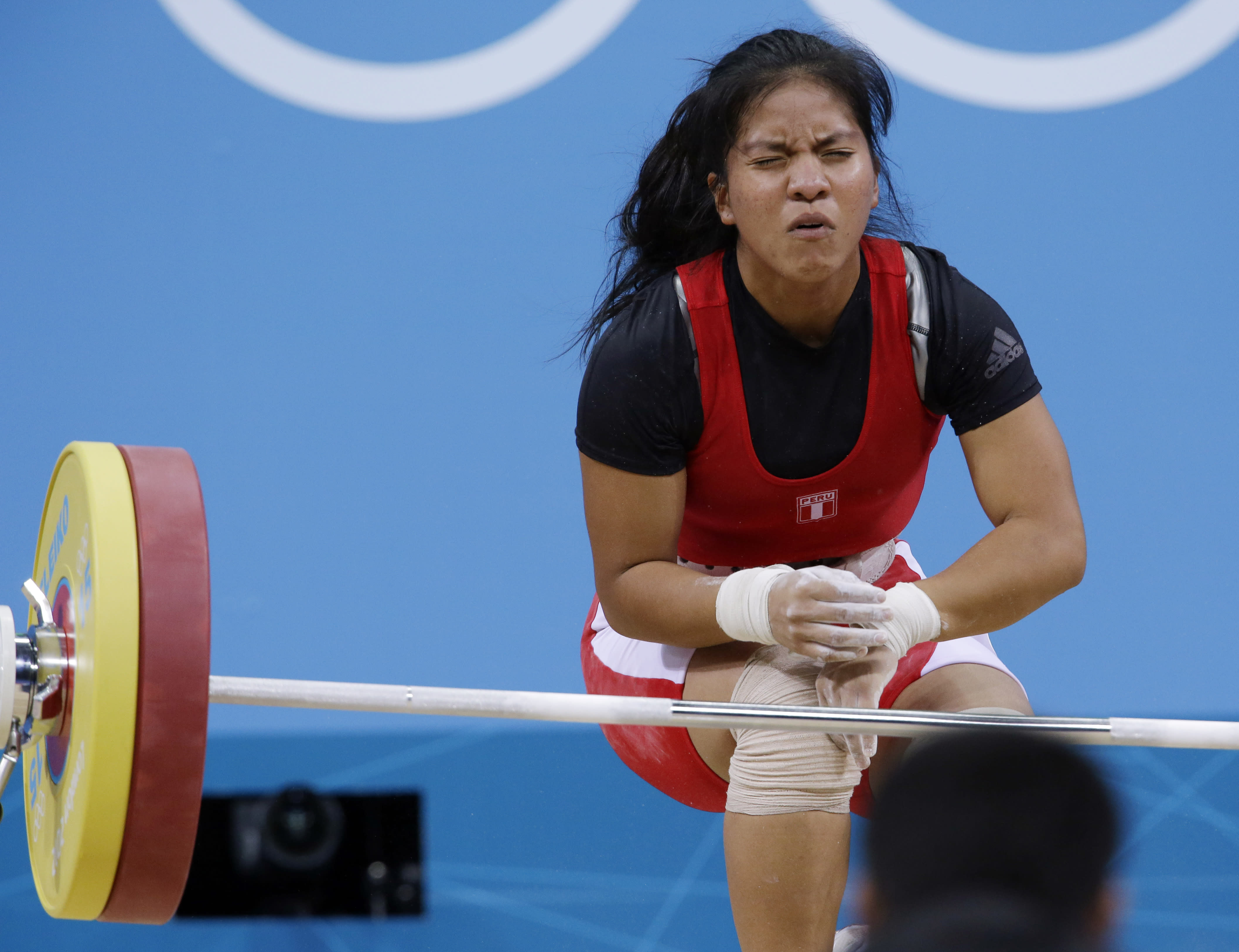 Peruana Saldarriaga Se Lesiona En Pesas Olimpicas