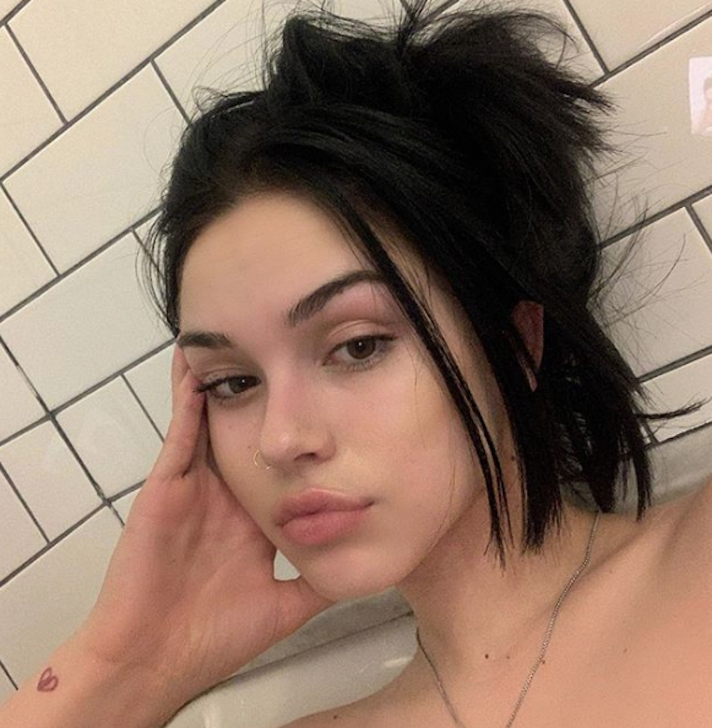 ‘pretty Girl Singer Maggie Lindemann Tweets Of Kl Arrest Mid Show And 0674