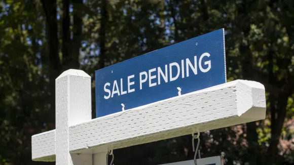 May pending home sales fell 2.1%