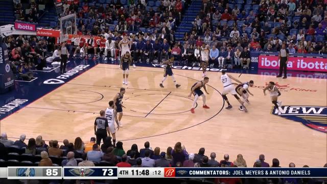 Rudy Gobert with an alley oop vs the New Orleans Pelicans