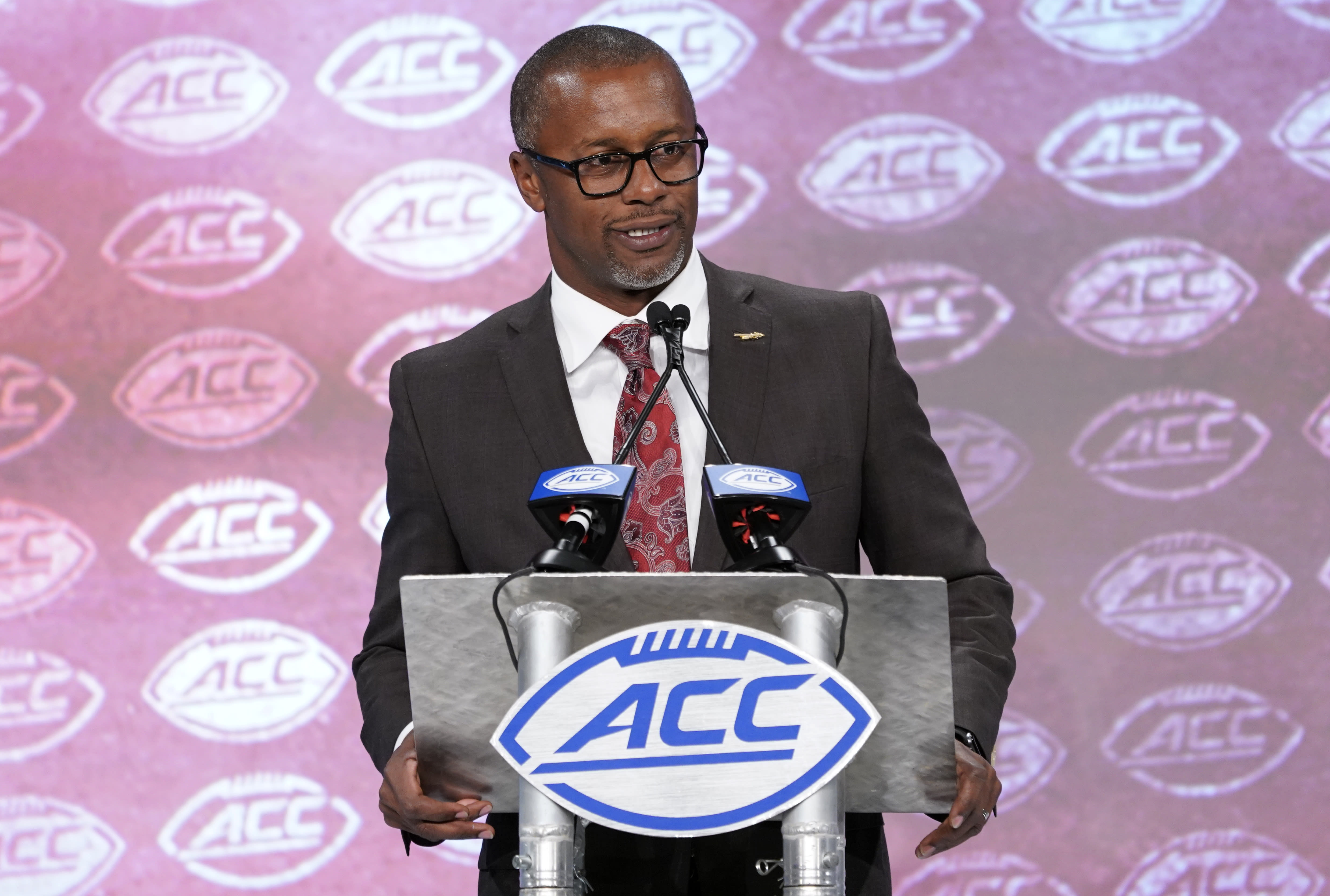Florida States Taggart Tunes Out Talk In Year 2 Of Rebuild