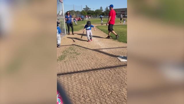 Watch this cute kid steal the show at T-ball game with amazing dance moves