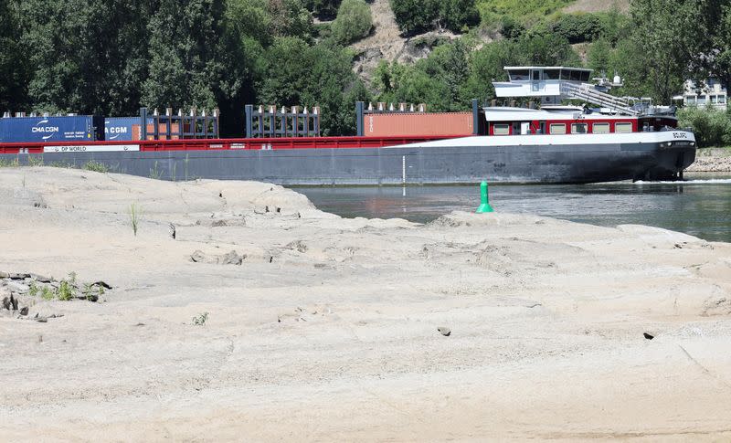 Rheinwasser fällt in Deutschland erneut, Flussschifffahrtskosten steigen