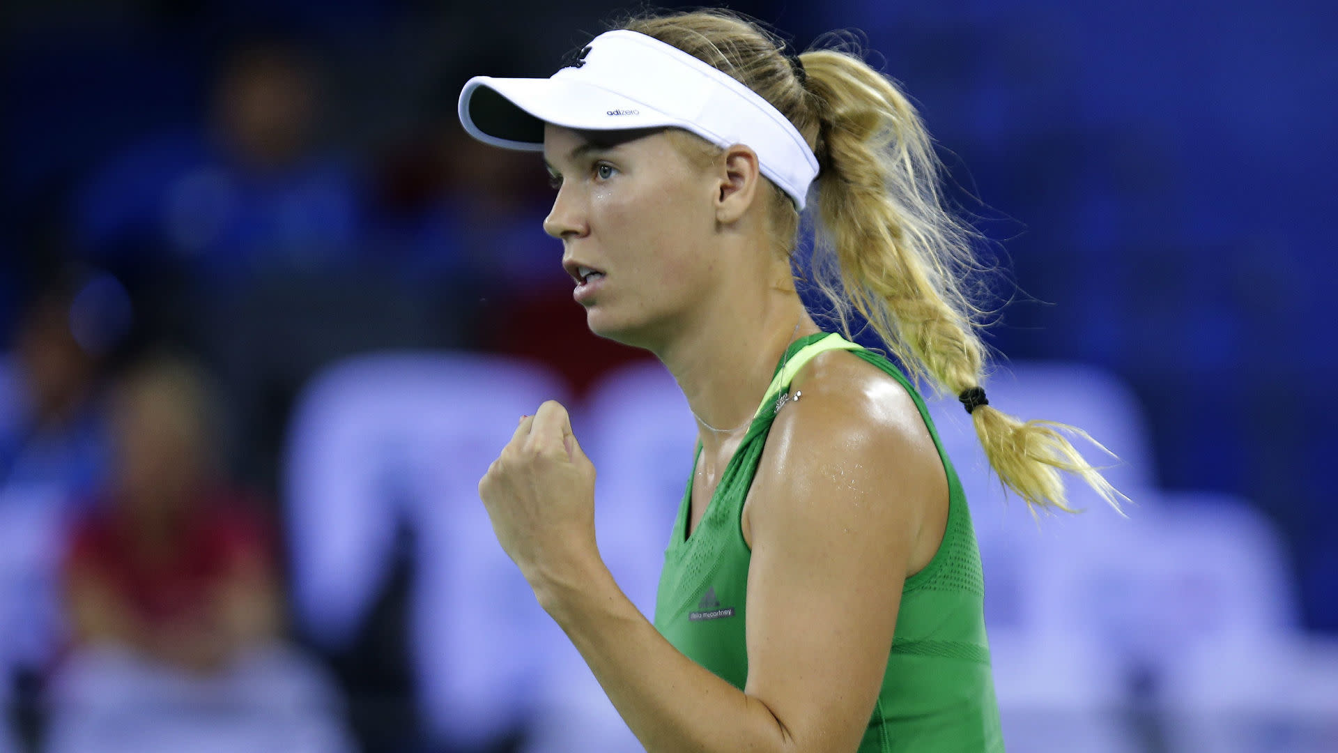 Resurgent Wozniacki to face Mladenovic in Hong Kong final