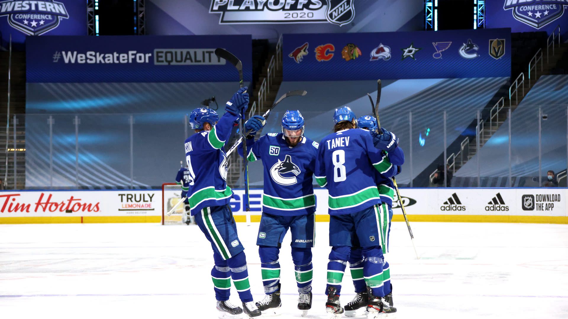 nhl canucks game live