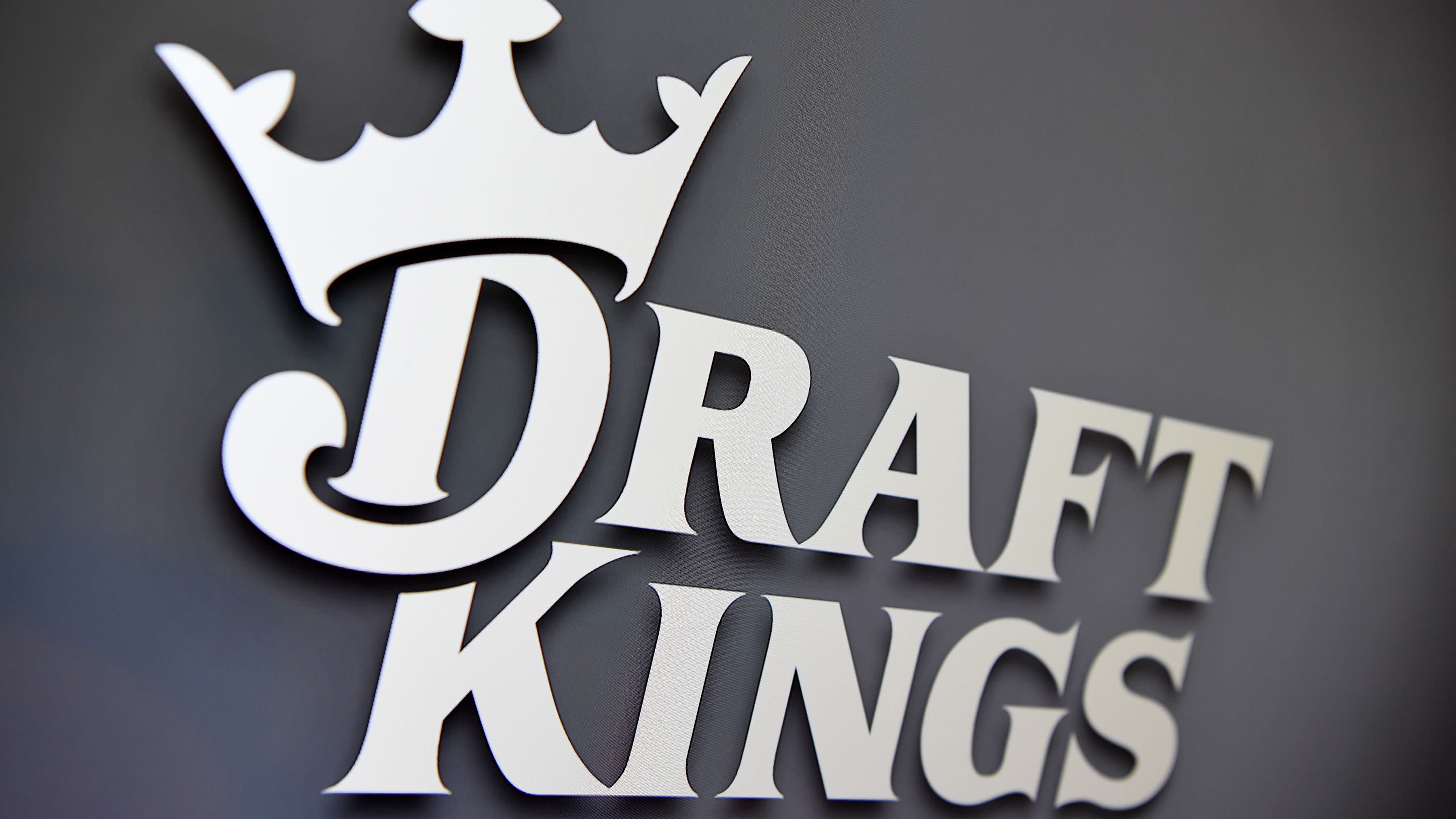 NFL Draft 2023 announcers: Who is announcing and analyzing day 1 of the  draft for ESPN - DraftKings Network